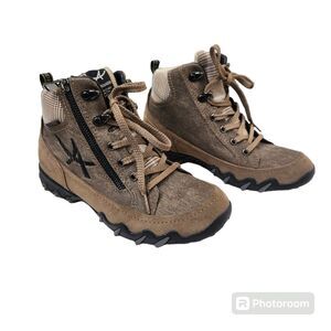 ALLROUNDER By Mephisto Neblina Dark Sand Side Zip Lace Up Hiking Boot 6